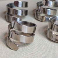 Unique Set of 6 Stainless Steel  Swirl Napkin Holders Brand New 
