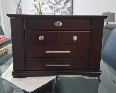 Dimensions: 18"W X 10.5" H X 12"D