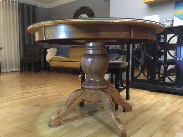 Solid Oak Table in Dining Tables & Sets in Moncton