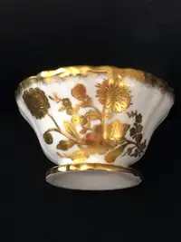 Hammersley, England bone china embossed gold sugar bowl