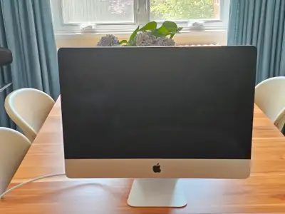 2021 iMac Pro 2017 very lightly used with wireless keyboard and mouse. Original OS was Monterey 12 b...