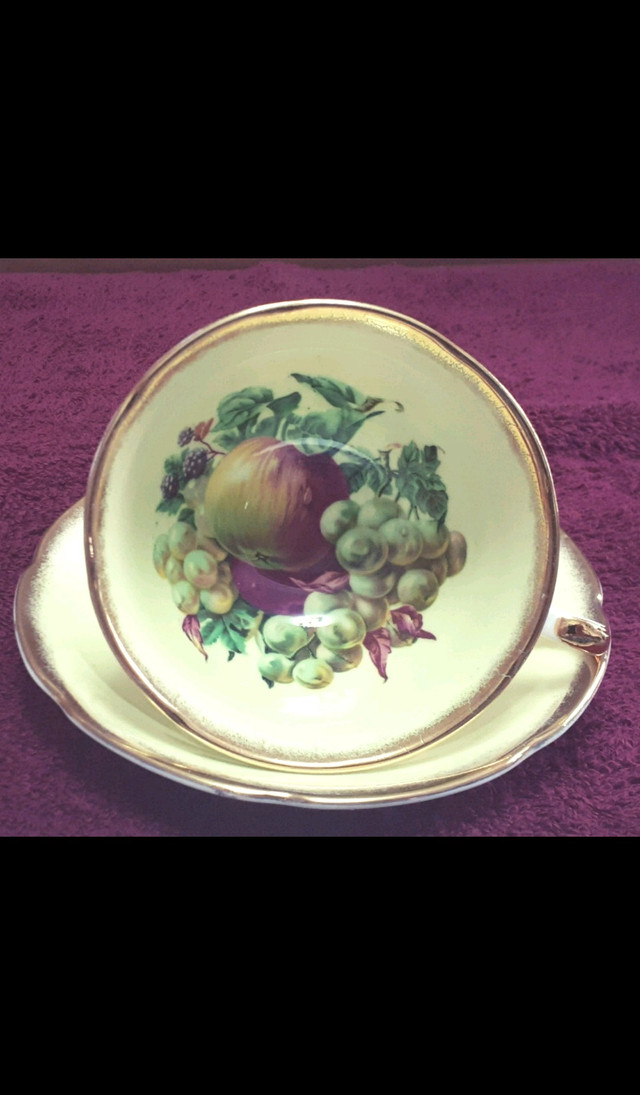 Royal Grafton Fruit Series in Pale Yellow and Gold Trim in Arts & Collectibles in Leamington
