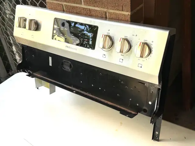 Frigidaire Stainless Stove Backguard Assembly CFEF3056TSC in Stoves, Ovens & Ranges in Mississauga / Peel Region - Image 2