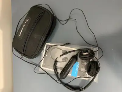 Sennheiser PXC 250-II NoiseGuard Headphones  Like New, View more