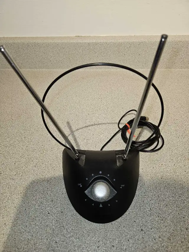 Antenne TV in Video & TV Accessories in Québec City - Image 2