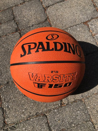 Spalding Varsity TF -150 basketball