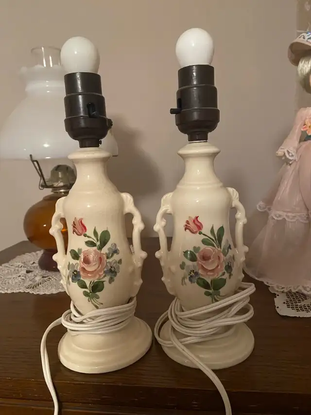 Floral Table Lamps in Indoor Lighting & Fans in Laurentides - Image 3