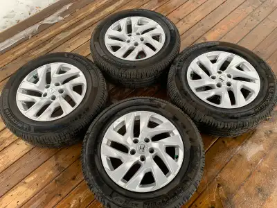 Pneus d’été Michelin Defender 2 225/65R/17 Usure 9/32 (10 000km) Mag d’origine Honda CRV Offset 45mm...