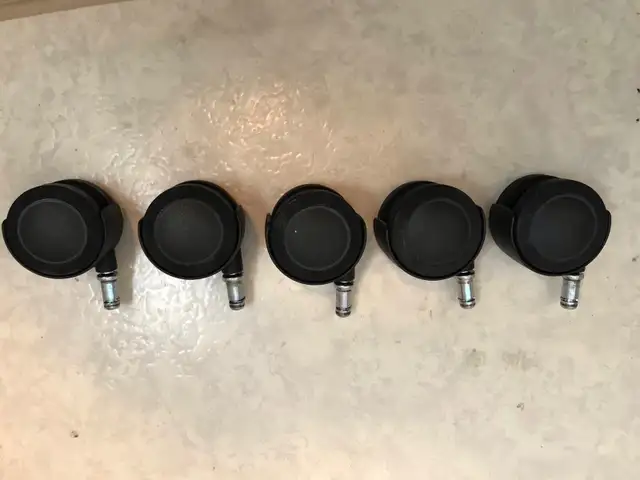 Swivel casters wheels in Chairs & Recliners in Kingston - Image 2