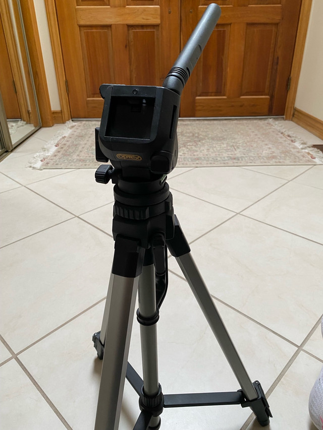Optex T460 tripod  in Cameras & Camcorders in Mississauga / Peel Region