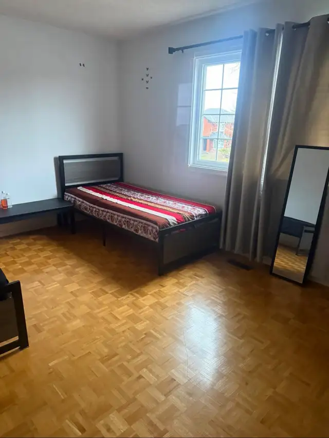 ROOMS FOR RENT - ETOBICOKE  in Room Rentals & Roommates in Mississauga / Peel Region - Image 9