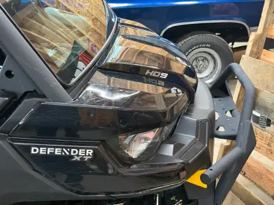 2024 Canam Defender HD9 XT One owner. Full factory glass windshield with wiper. Window swings open....