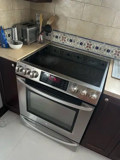 Cuisinière en excellent état à vendre à un bon prix. Contactez moi pour avoir plus d’informations et...