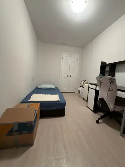 FEMALES ONLY ! Private room available $800/month No short-term rentals Near downtown Toronto Require...