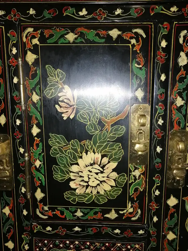 A Pair Chinese Black Lacquer Cabinets hand paint 30" tall in Bookcases & Shelving Units in Mississauga / Peel Region - Image 5