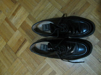 Men's Brown Dress Shoes - size 8 in good condition