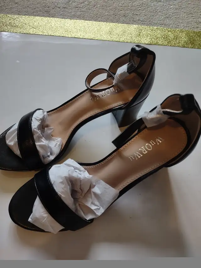 Women's shoes size 7, wuorwu, Kanata, ottawa in Women's - Shoes in Ottawa - Image 3