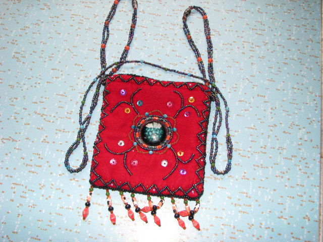 Beaded Purse and Beaded Necklace in Jewellery & Watches in Sudbury - Image 3