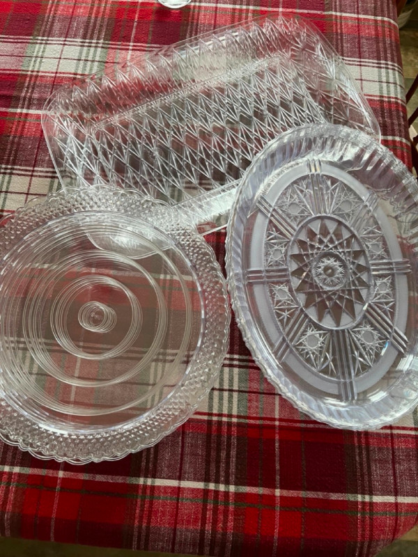 13  Clear Plastic Trays in Kitchen & Dining Wares in Saskatoon