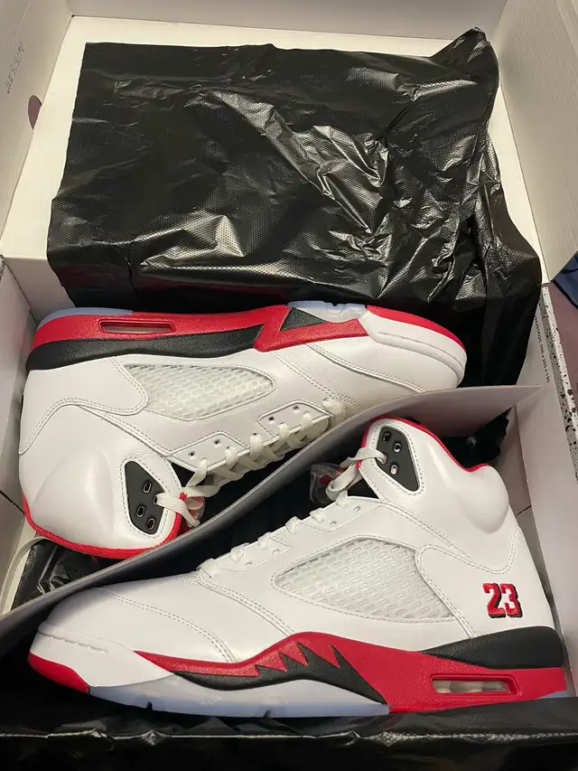 Nike Air Jordan 5 in Men's Shoes in City of Toronto - Image 7