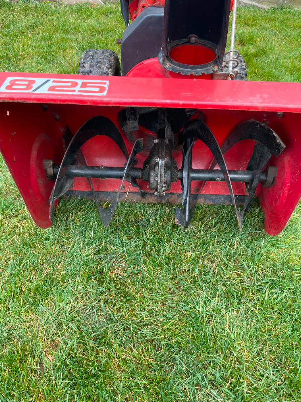 Snow Blower in Snowblowers in London - Image 4