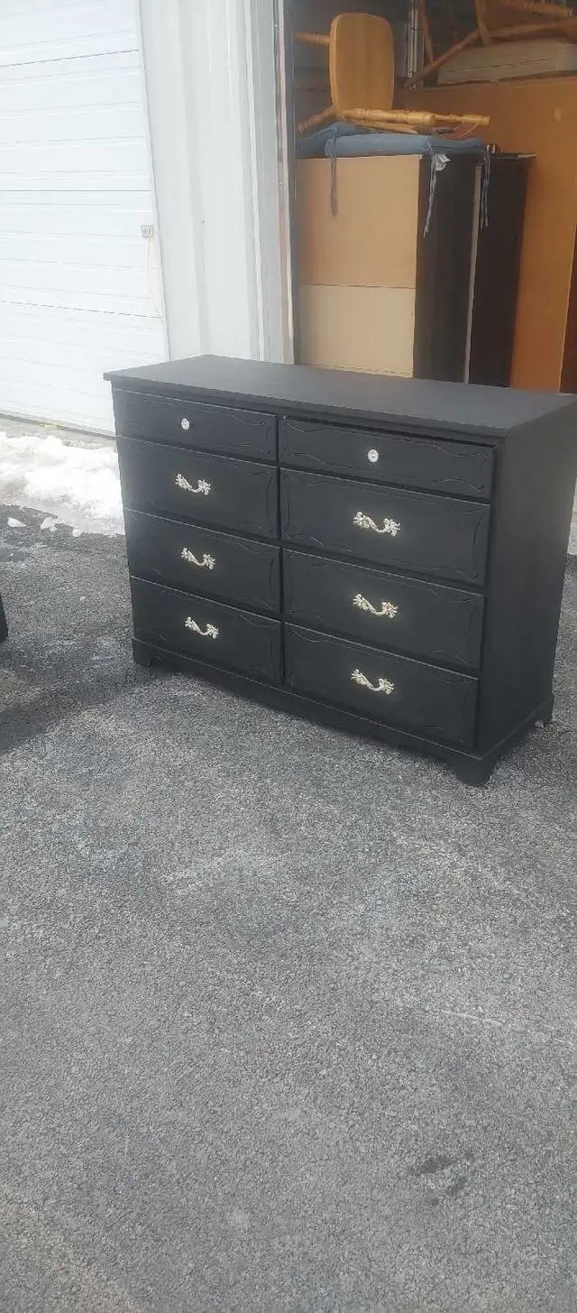 French provincial black 6 drawers  in Dressers & Wardrobes in Ottawa - Image 3