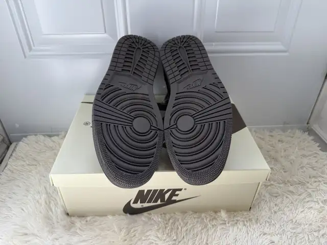 Jordan 1 Retro Low SP Travis Scott Velvet Brown  in Men's Shoes in City of Toronto - Image 7