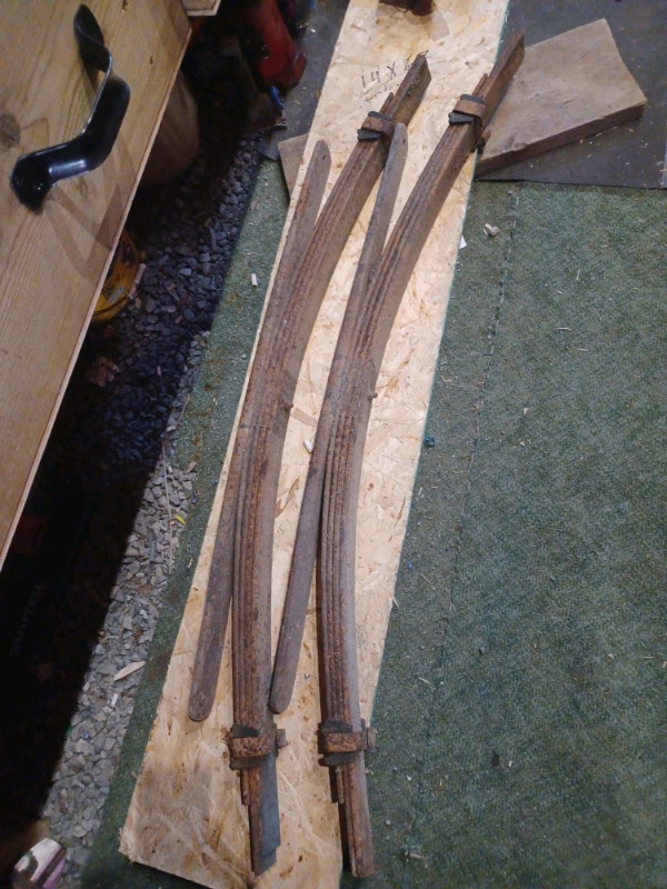 Selling heavy duty leaf springs 03 Duramax Chevy Heavy Equipment