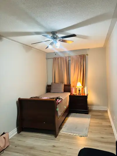 Private room for Rent