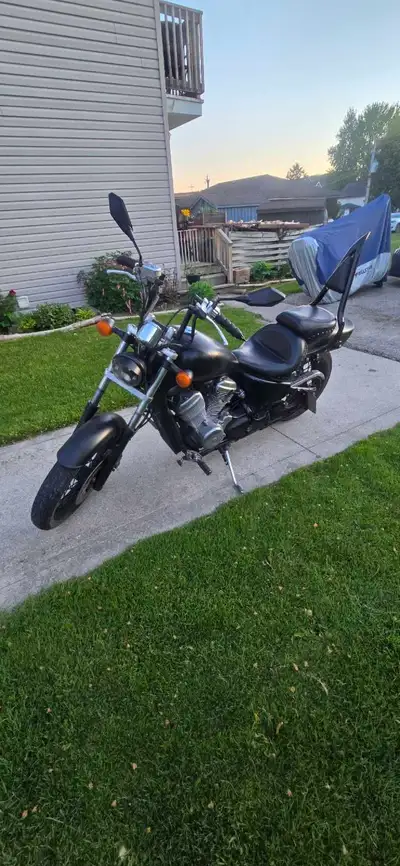 Hello, I'm selling my 2000 Honda Shadow Vt600 vlx for 2500 obo as is. It runs amazing, it has a bran...