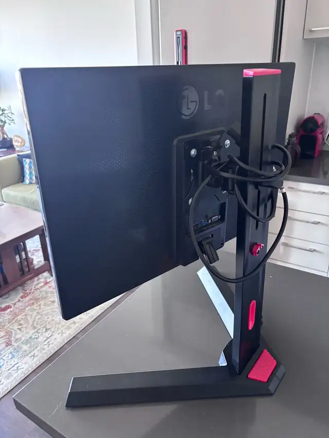 22’ LG Computer Monitor in Monitors in Mississauga / Peel Region - Image 4