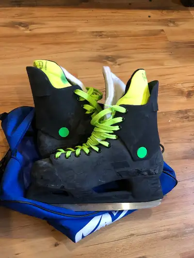 Comes with skate bag