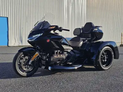 ️ GOLDWING GL1800 DCT MOTOR TRIKE 2023 ️ 2624 KM SEULEMENT ️ GARANTIE 2 ANS INCLUSE ÉQUIPEMENTS HAUT...
