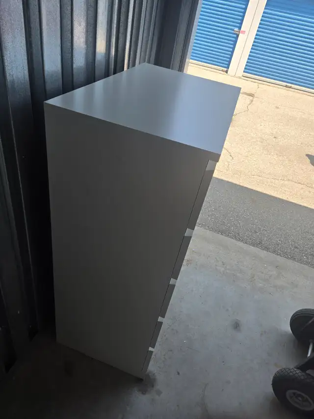IKEA MALM 6 DRAW DRESSER WHITE TALL VERSION in Dressers & Wardrobes in City of Toronto - Image 6
