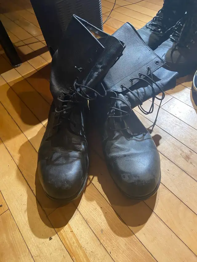 bottes dhiver in Men's Shoes in Laval / North Shore - Image 4