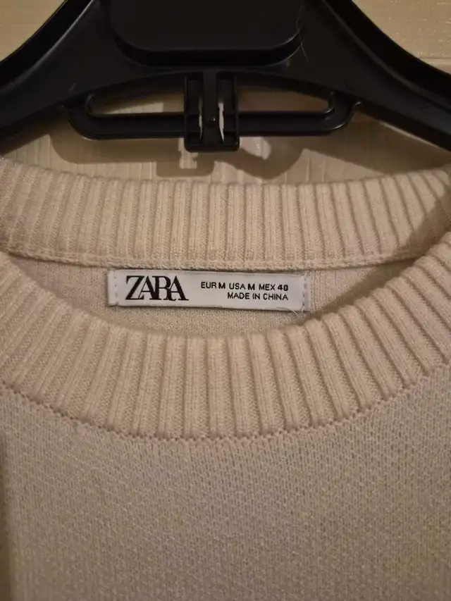 Zara Men's striped crew neck in Men's in Mississauga / Peel Region - Image 3