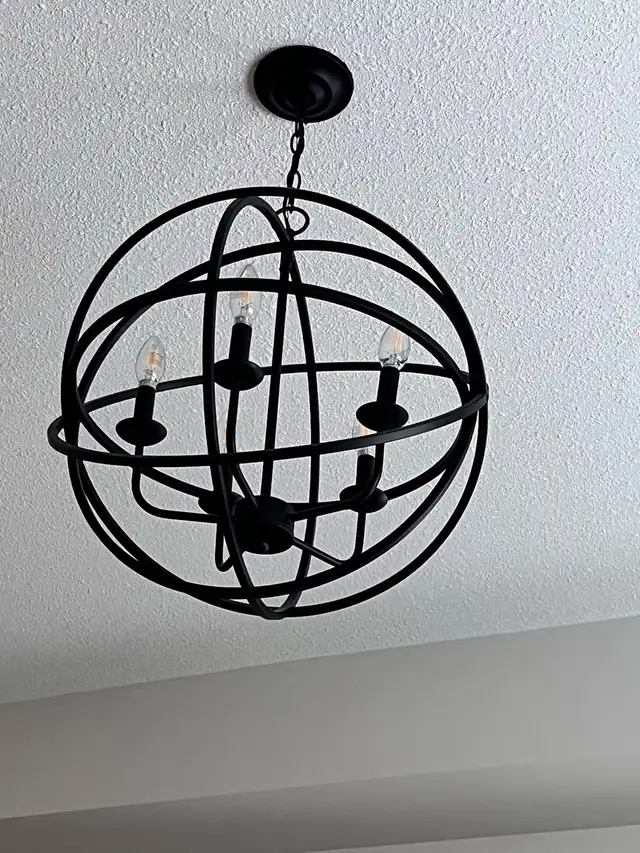 5 Light Up Chandelier in Indoor Lighting & Fans in Kitchener / Waterloo - Image 4