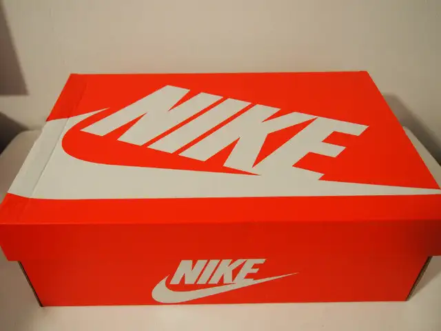 Brand New(DS) Nike Dunk High Sail/Crimson Tint Sizes 8.5W & 9W in Women's - Shoes in City of Toronto - Image 10