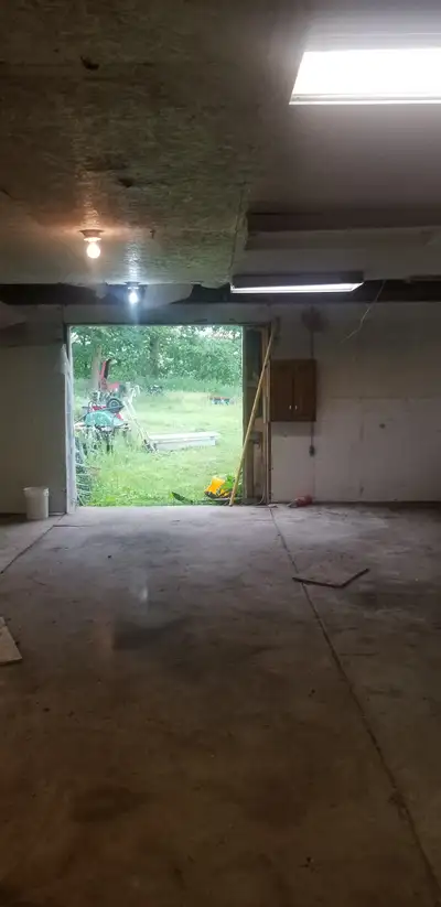 30x40 shop insulated and heated by propane furnace