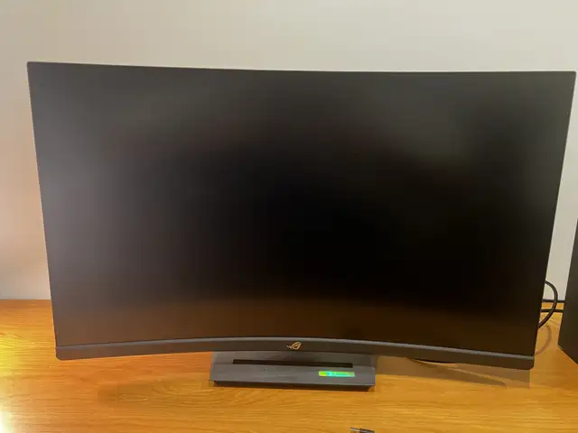 Asus ROG 32 inch 1440p curved monitor in Monitors in Markham / York Region - Image 2