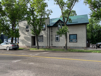 $1150 Rent/wifi, power, heat, water included $1150 damage deposit fridge, stove, washer, dryer 2 min...