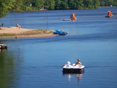 Beachfront Cottages on Golden Lake.   Mountainview Cottages, View more