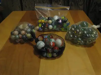 Sacs de billes à jouer. 10$ chacun, View more