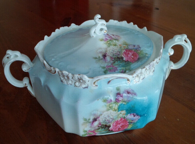 Beautiful Vintage Victorian Covered Compote Dish with Handles in Arts & Collectibles in Stratford
