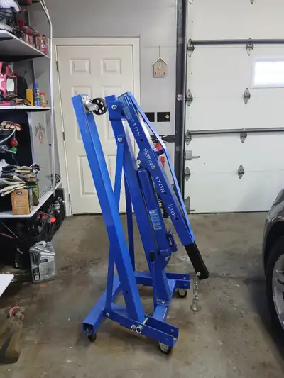 2 TON SHOP CRANE USED ONLY 2 TIMES ASKING $275.00 IN EXCELLANT WORKING CONDITION CALL 705-5600544 FO...