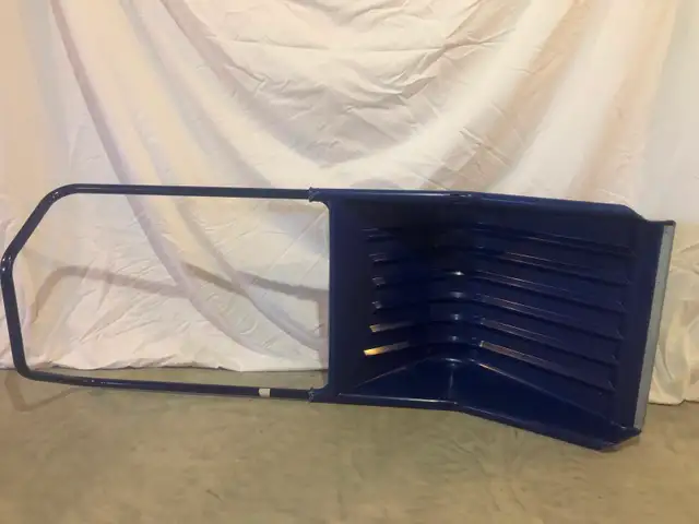 Sleigh snow shovel for sale in Outdoor Tools & Storage in Barrie - Image 3