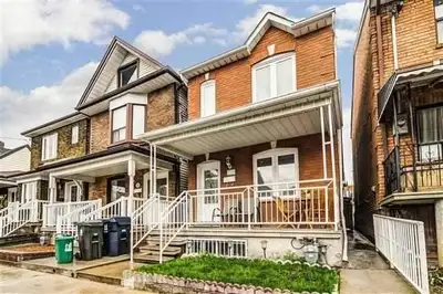 ✨ Looking for a cozy, stylish space in one of Toronto’s most vibrant neighbourhoods? This amazing 1-...