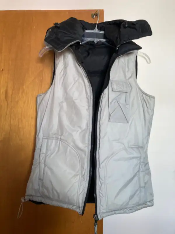 Veste matelassé,femme,réversible ,duvet ,et plume gr medium in Women's - Tops & Outerwear in Sherbrooke - Image 3