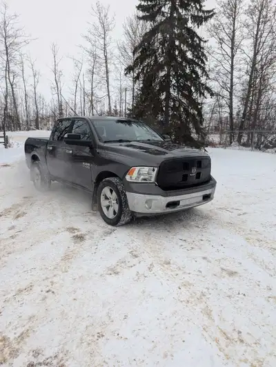 Great Truck has 278000 km, one owner has been well taken care of has new high and low pressure fuel...
