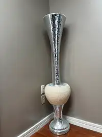 selling vase